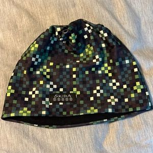 Skida Alpine hat. Lightly worn, like new